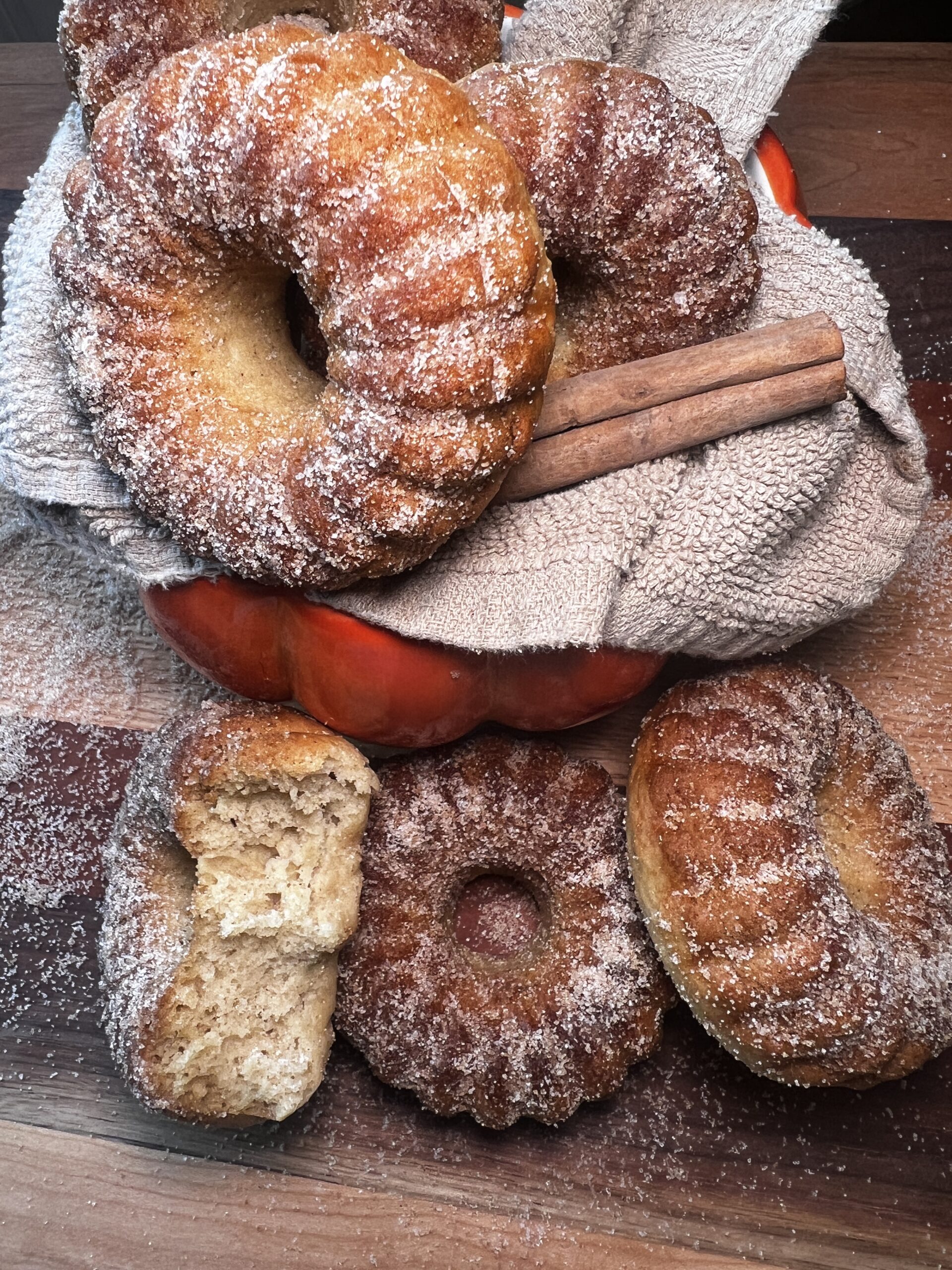 apple cinnamon donuts